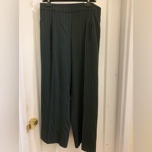 Black business casual wide leg pants with white stripes, size large